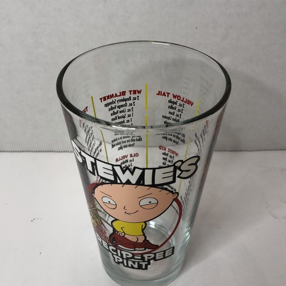 Family Guy Stewie’s Recip-Pee glass with 8 drink recipes on the side - Picture 3 of 3